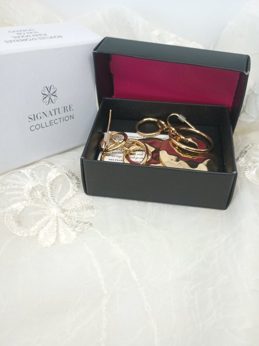 Vintage 2017 Avon Sunshine Disc Earrings Goldtone NIB - Picture 6 of 6